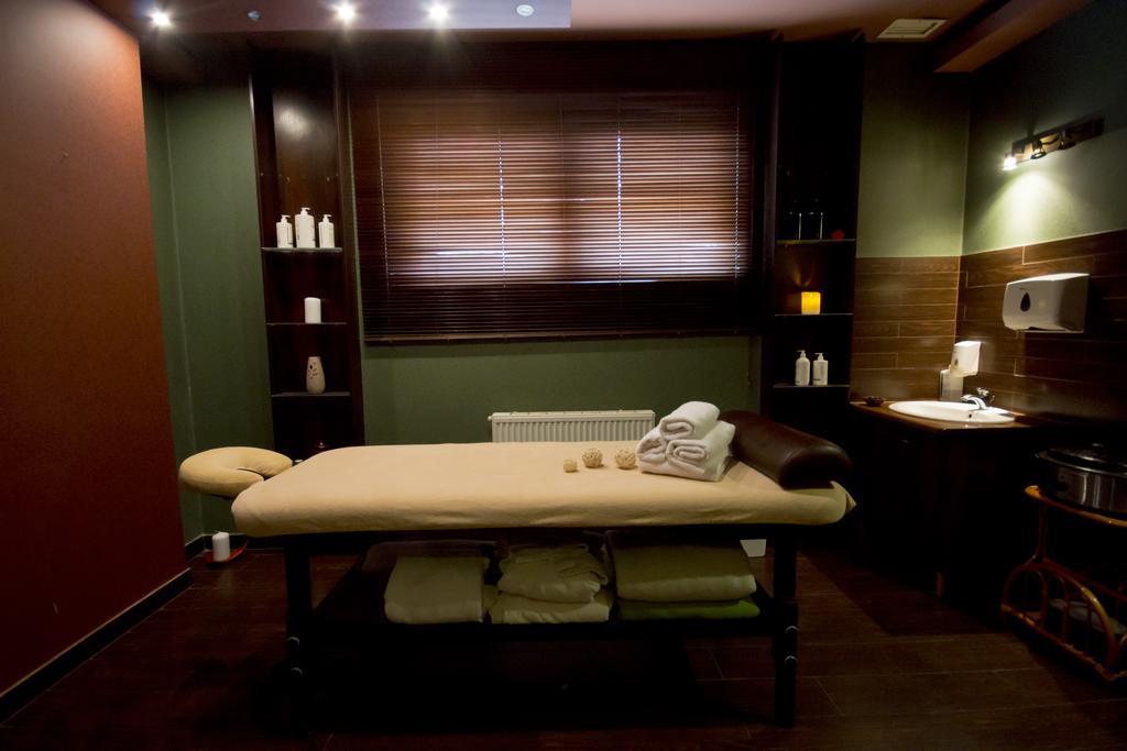Hotel Novum & Spa Неполомице Екстериор снимка