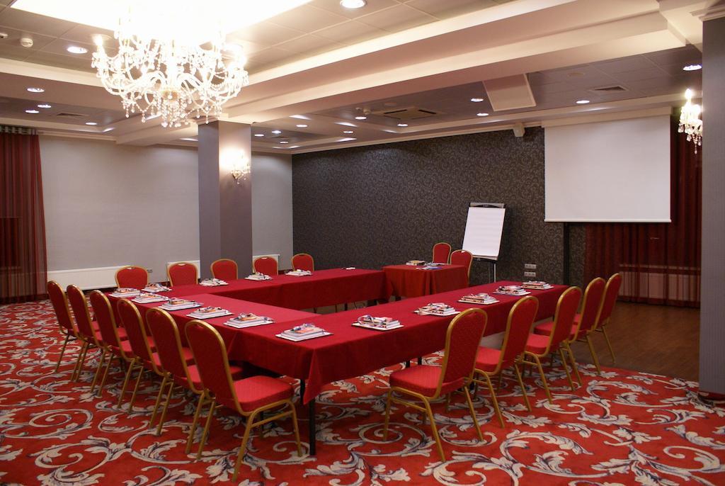Hotel Novum & Spa Неполомице Екстериор снимка